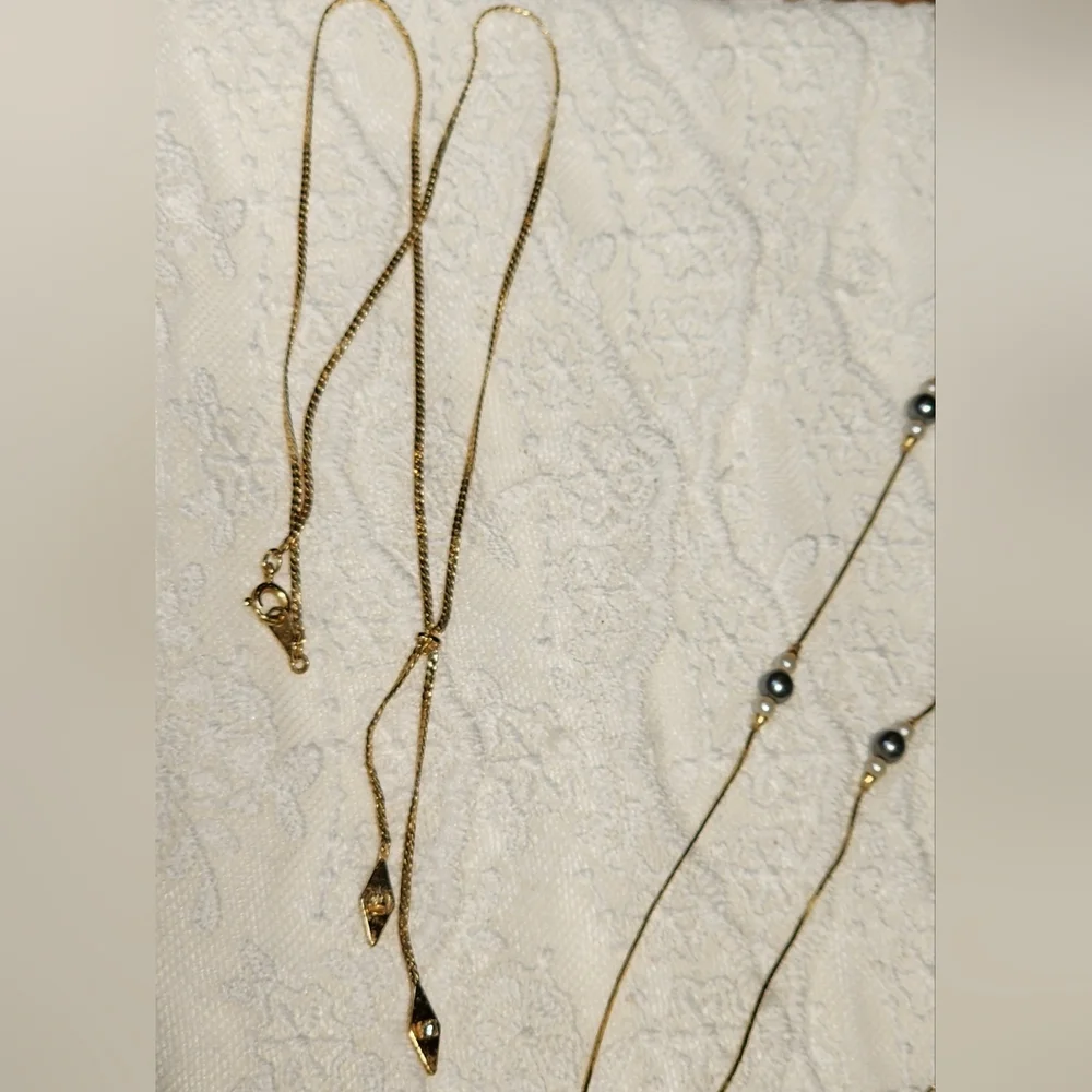 Vintage Avon Lot of 3 (2 Gold Toned Necklaces and a Bracelet)